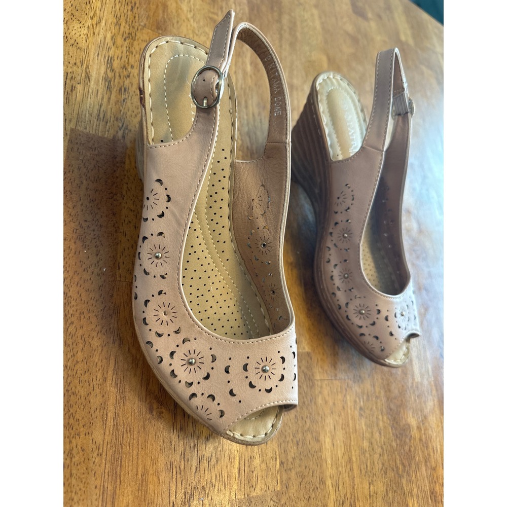 Patrizia by Spring Step Women Bone Laser Cut Floral Wedge Sandals Peep Toe 39